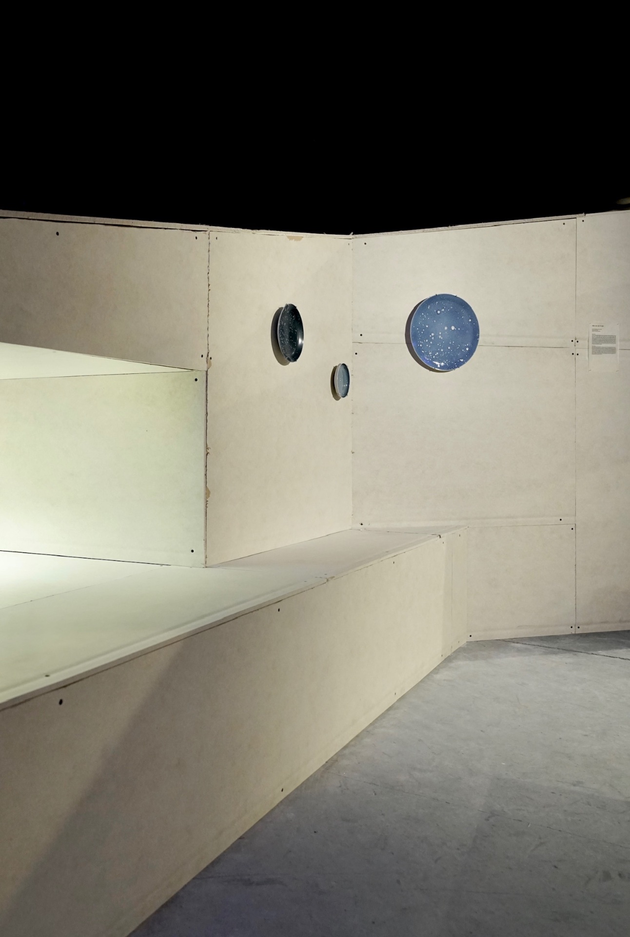 CRA exhibition — 2022 — Arita residency exhibition design and production, made entirely from plaster — the material used in ceramic production. — Eindhoven — by Sander Wassink — photo Sander Wassink