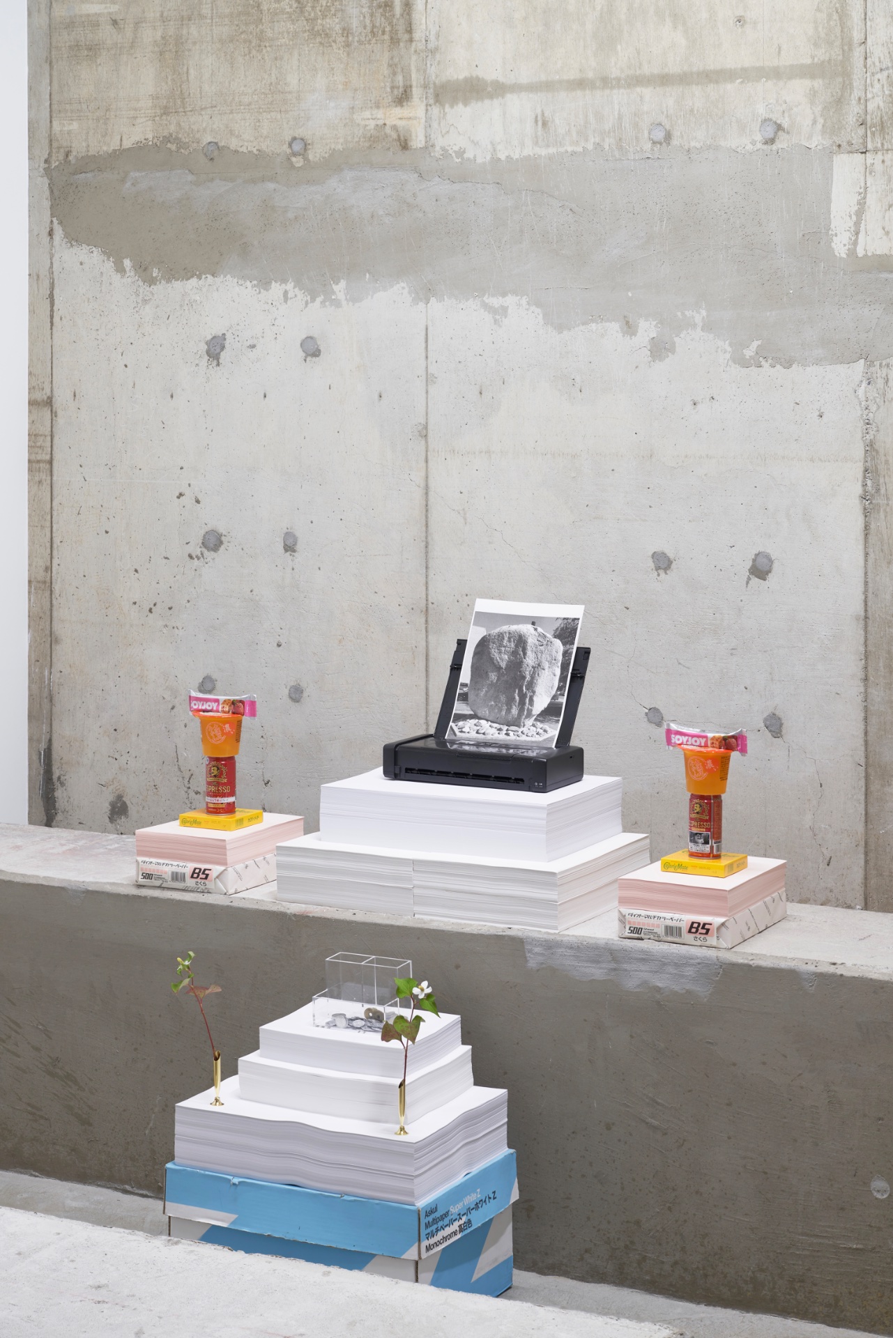 Out of office — 2022 — Shrine made from office objects and food commonly eaten by salarymen. — Tokyo — by Sander Wassink — photo Go Itami