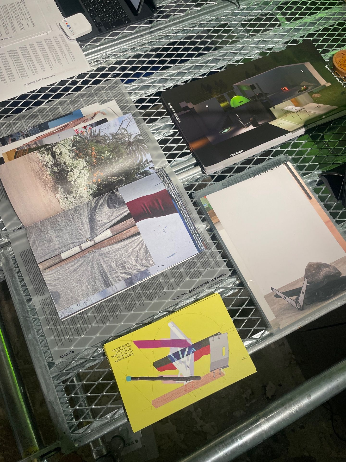 Between Pixel and particle — 2024 — Tokyo — by Sander Wassink